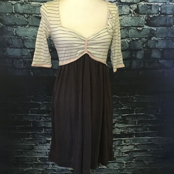 Jolt medium 3/4 sleeve dress - Picture 2 of 4